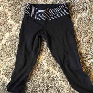 Cropped lulu size 6 leggings